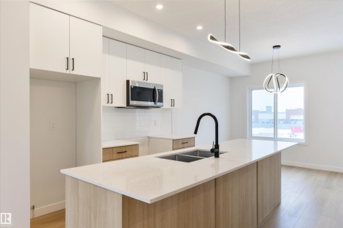 49 18120 28 Ave, Edmonton, AB - Indoor Photo Showing Kitchen With Double Sink With Upgraded Kitchen