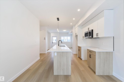 49 18120 28 Ave, Edmonton, AB - Indoor Photo Showing Kitchen