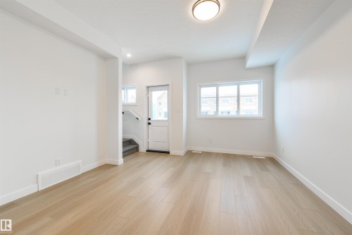 49 18120 28 Ave, Edmonton, AB - Indoor Photo Showing Other Room