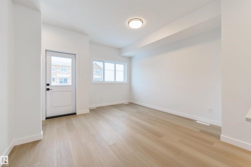 49 18120 28 Ave, Edmonton, AB - Indoor Photo Showing Other Room