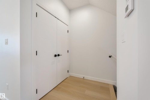 49 18120 28 Ave, Edmonton, AB - Indoor Photo Showing Other Room