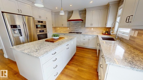 458 Riverpark Drive, Fort Saskatchewan, AB - Indoor Photo Showing Kitchen With Upgraded Kitchen