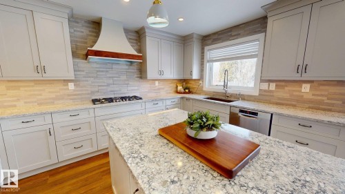 458 Riverpark Drive, Fort Saskatchewan, AB - Indoor Photo Showing Kitchen With Upgraded Kitchen