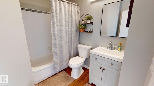 458 Riverpark Drive, Fort Saskatchewan, AB - Indoor Photo Showing Bathroom
