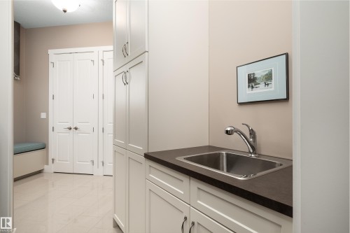 1079 Genesis Lake Boulevard, Stony Plain, AB - Indoor Photo Showing Kitchen