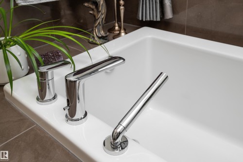 1079 Genesis Lake Boulevard, Stony Plain, AB - Indoor