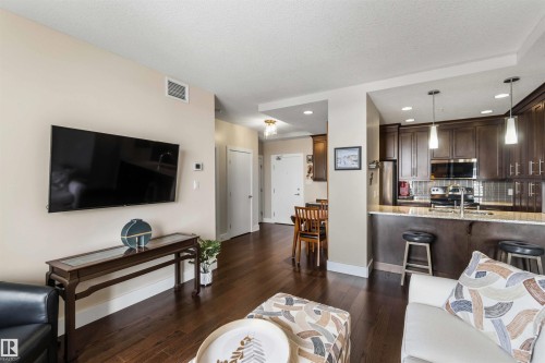 212 11080 Ellerslie Road, Edmonton, AB - Indoor