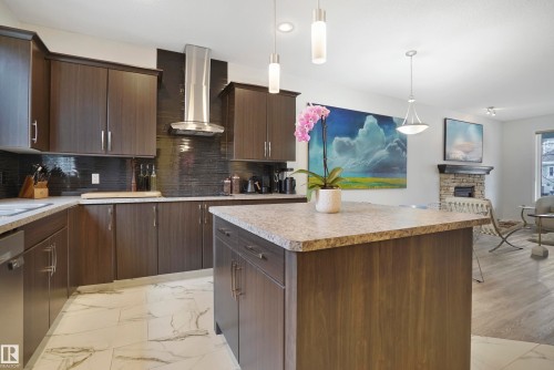 2028 74 Street, Edmonton, AB - Indoor Photo Showing Kitchen