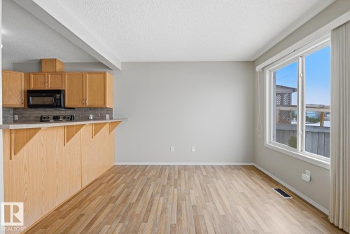 5913 164 Avenue, Edmonton, AB - Indoor Photo Showing Kitchen