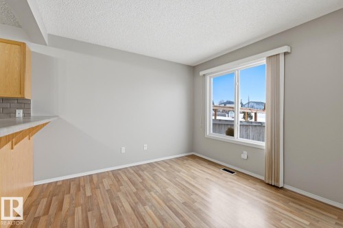 5913 164 Avenue, Edmonton, AB - Indoor