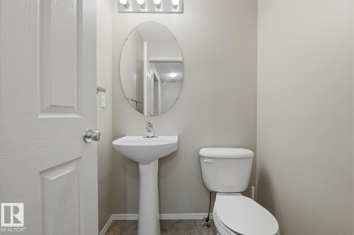 5913 164 Avenue, Edmonton, AB - Indoor Photo Showing Bathroom