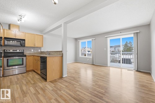 5913 164 Avenue, Edmonton, AB - Indoor Photo Showing Kitchen