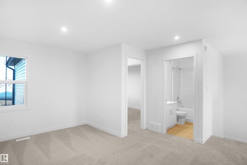 13136 214 Street, Edmonton, AB - Indoor