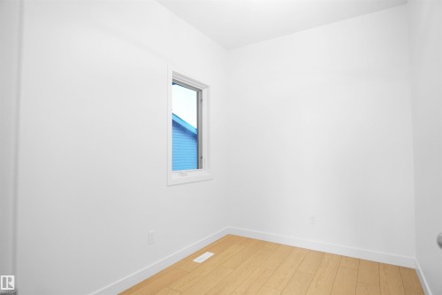 13136 214 Street, Edmonton, AB - Indoor Photo Showing Other Room