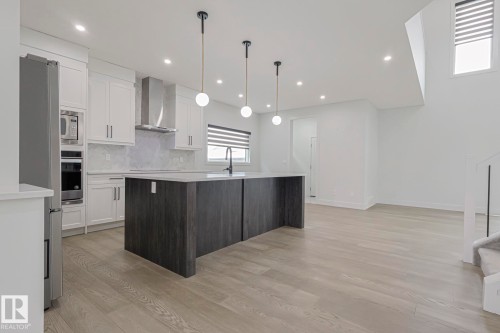 7446 Colonel Mewburn Road, Edmonton, AB - Indoor Photo Showing Kitchen With Upgraded Kitchen