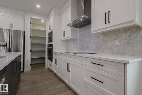 7446 Colonel Mewburn Road, Edmonton, AB - Indoor Photo Showing Kitchen