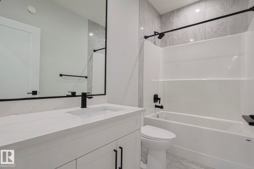7446 Colonel Mewburn Road, Edmonton, AB - Indoor Photo Showing Bathroom