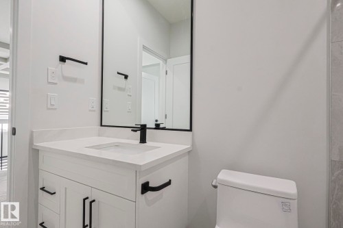 7446 Colonel Mewburn Road, Edmonton, AB - Indoor Photo Showing Bathroom