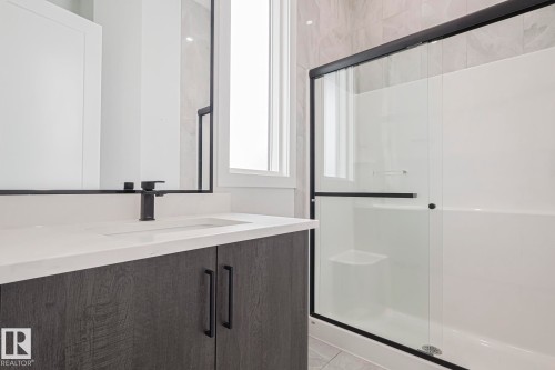 7446 Colonel Mewburn Road, Edmonton, AB - Indoor Photo Showing Bathroom