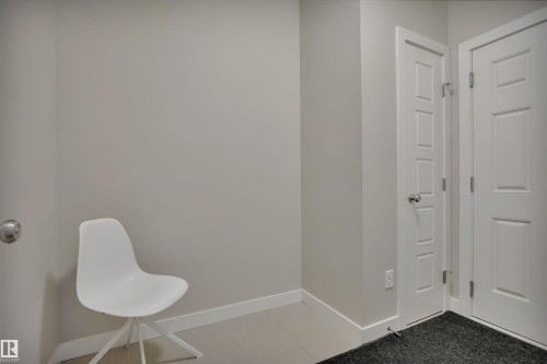 15807 18 Avenue, Edmonton, AB - Indoor Photo Showing Other Room