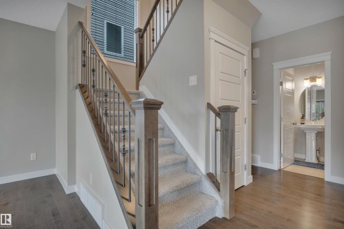 15807 18 Avenue, Edmonton, AB - Indoor Photo Showing Other Room