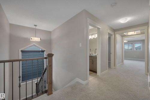 15807 18 Avenue, Edmonton, AB - Indoor Photo Showing Other Room