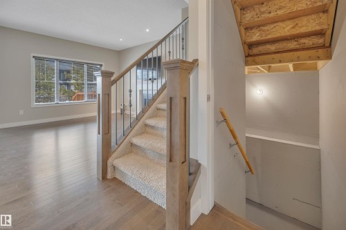 15807 18 Avenue, Edmonton, AB - Indoor Photo Showing Other Room