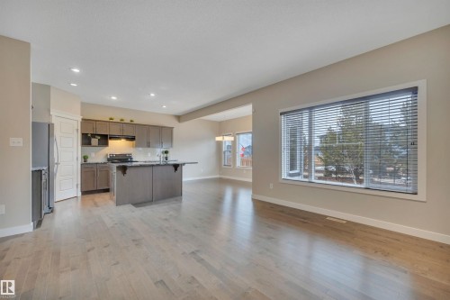 15807 18 Avenue, Edmonton, AB - Indoor Photo Showing Kitchen