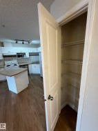 Pantry with wire shelving - 