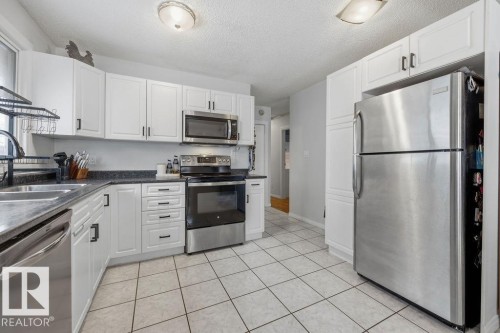 2340 138 Avenue, Edmonton, AB - Indoor Photo Showing Kitchen With Double Sink