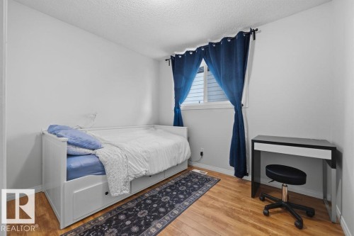 2340 138 Avenue, Edmonton, AB - Indoor Photo Showing Bedroom
