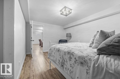 2340 138 Avenue, Edmonton, AB - Indoor Photo Showing Bedroom
