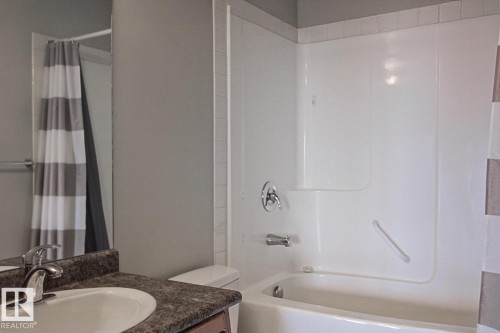 906 9819 104 Street, Edmonton, AB - Indoor Photo Showing Bathroom