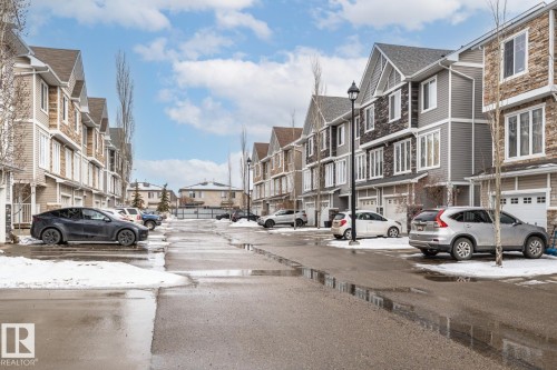 43 9904 101 Avenue  Morinville, AB T8R 0E2