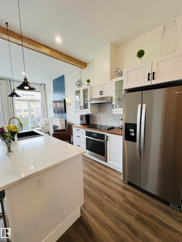 443 10403 122 Street, Edmonton, AB - Indoor Photo Showing Kitchen