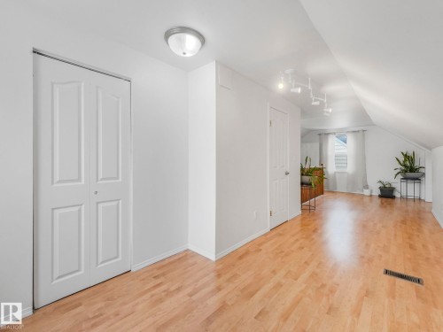 10727 66 Avenue, Edmonton, AB - Indoor Photo Showing Other Room