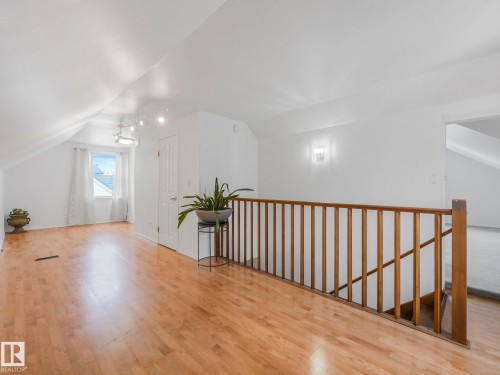 10727 66 Avenue, Edmonton, AB - Indoor Photo Showing Other Room