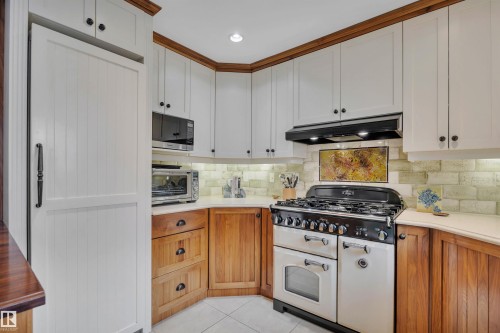 9727 101A Street, Edmonton, AB - Indoor Photo Showing Kitchen