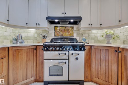 9727 101A Street, Edmonton, AB - Indoor Photo Showing Kitchen
