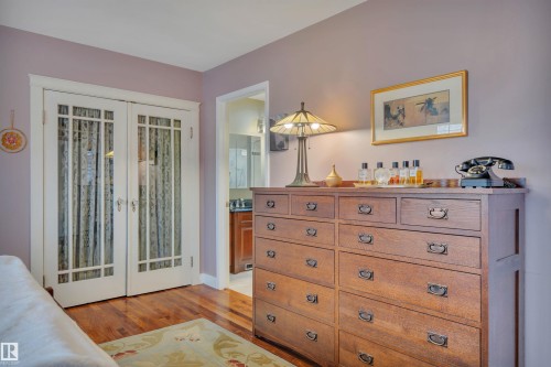 9727 101A Street, Edmonton, AB - Indoor Photo Showing Bedroom