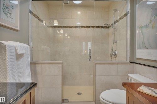 9727 101A Street, Edmonton, AB - Indoor Photo Showing Bathroom