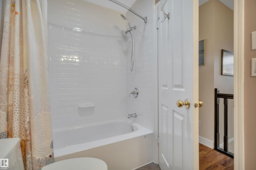 9727 101A Street, Edmonton, AB - Indoor Photo Showing Bathroom