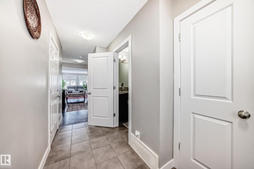1723 Hammond Crescent Nw, Edmonton, AB - Indoor Photo Showing Other Room