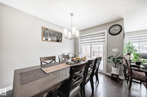 1723 Hammond Crescent Nw, Edmonton, AB - Indoor Photo Showing Dining Room