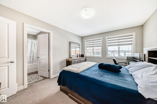 Spacious. - 1723 Hammond Crescent Nw, Edmonton, AB - Indoor Photo Showing Bedroom