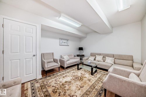 1723 Hammond Crescent Nw, Edmonton, AB - Indoor