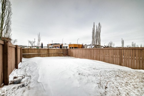 Back yard fully fenced. - 1723 Hammond Crescent Nw, Edmonton, AB - Outdoor