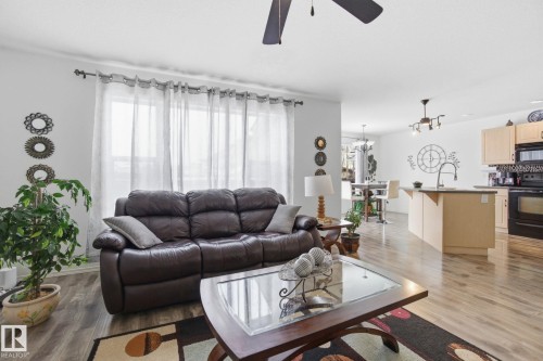1181 Westerra Link, Stony Plain, AB - Indoor Photo Showing Living Room