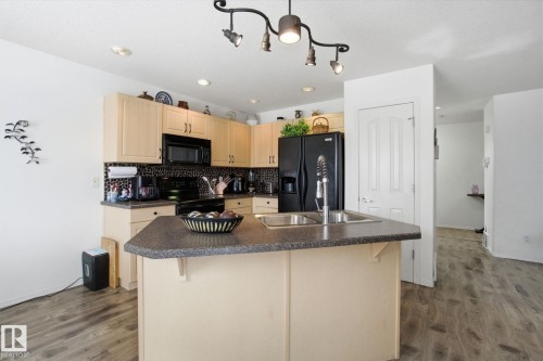 1181 Westerra Link, Stony Plain, AB - Indoor Photo Showing Kitchen With Double Sink