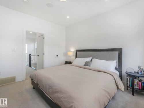 7741 81 Avenue Nw, Edmonton, AB - Indoor Photo Showing Bedroom